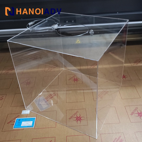 hòm phiếu mica nắp bản lề tai khóa 40cm